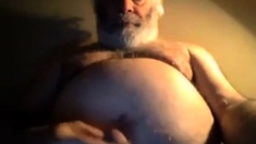 Hairy horny NY daddy bear jerks off on webcam